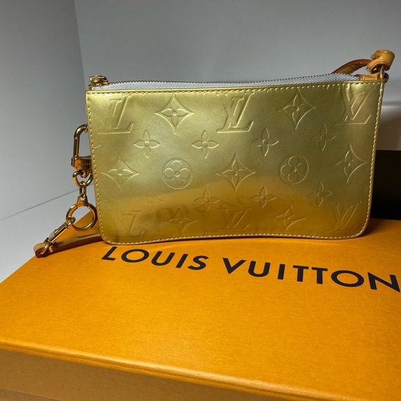 Louis Vuitton Handbags - Louis Vuitton Vernis Lexington Pochette OS